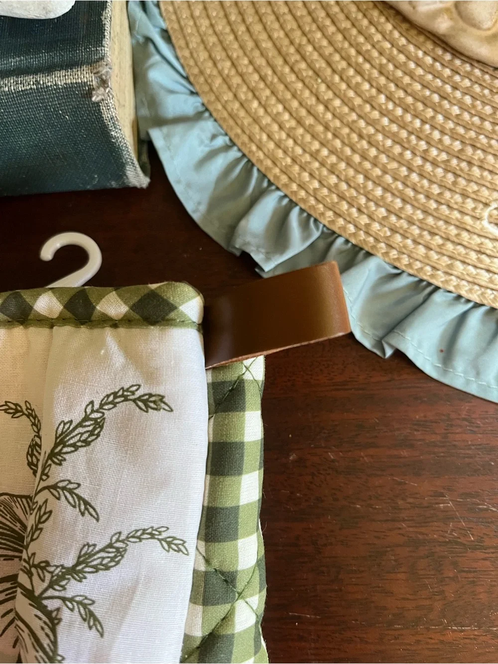 Holly Williams New Fall Oven Mitt and Trivet Set